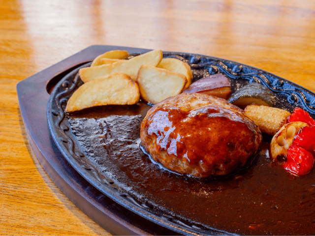 雪室熟成黄金豚のハンバーグ定食